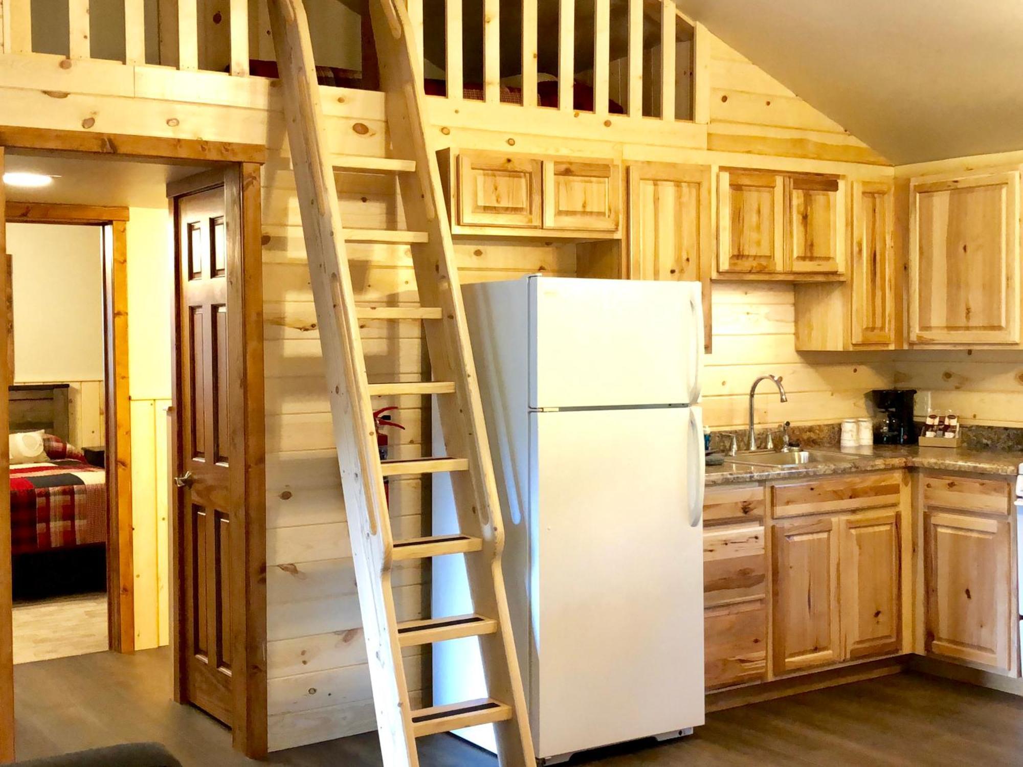 Rockerville Lodge & Cabins Кістон Номер фото