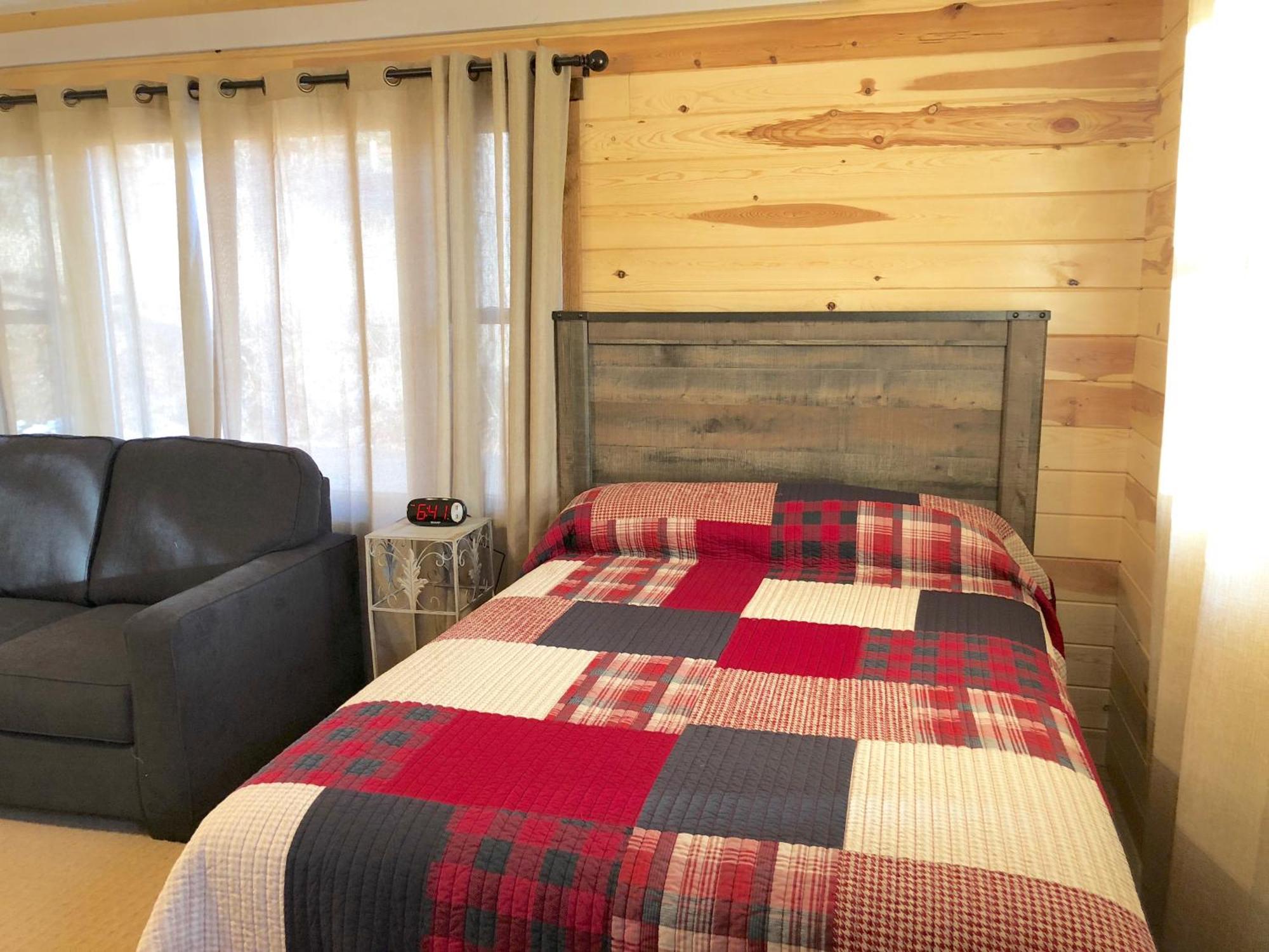 Rockerville Lodge & Cabins Кістон Екстер'єр фото